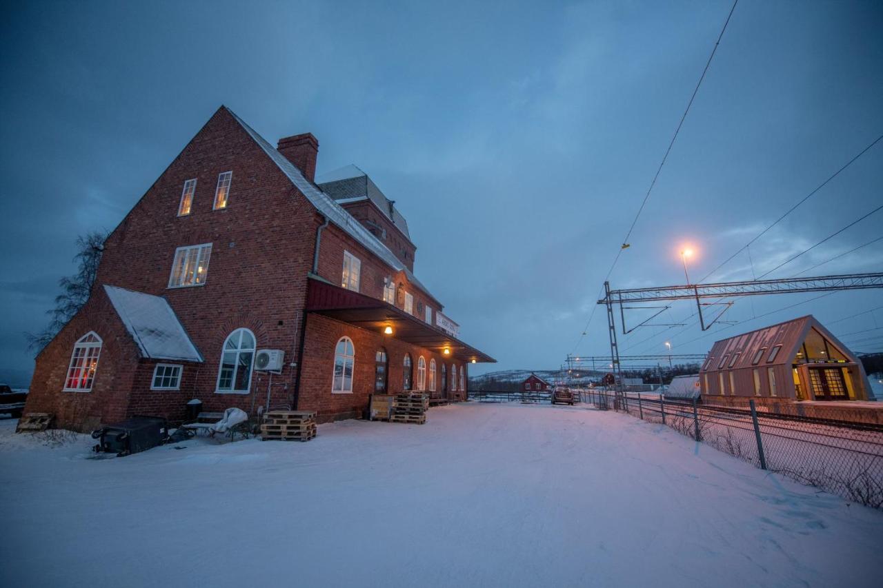 Abisko Guesthouse & Activities Exterior photo
